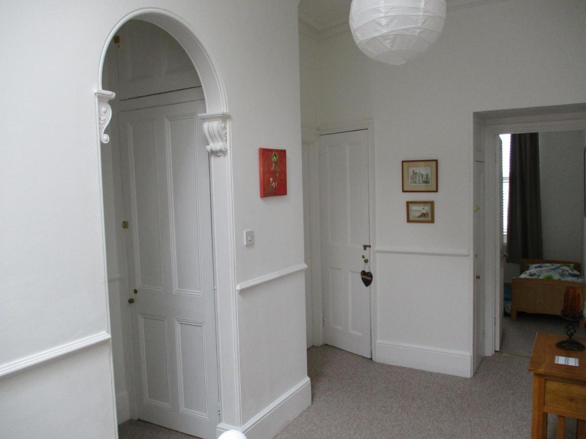 Lovely Spacious 3 Bedded First Floor Apartment 赖德 外观 照片