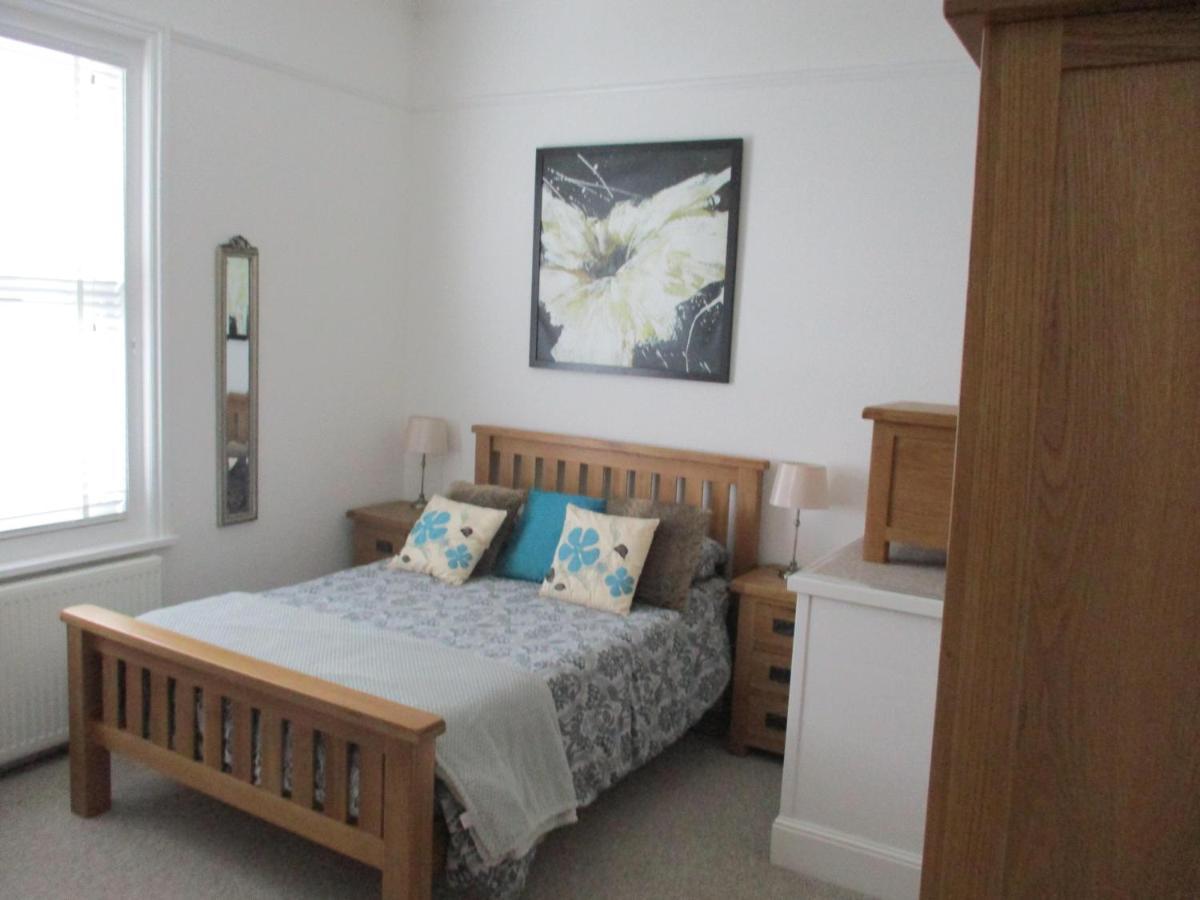 Lovely Spacious 3 Bedded First Floor Apartment 赖德 外观 照片