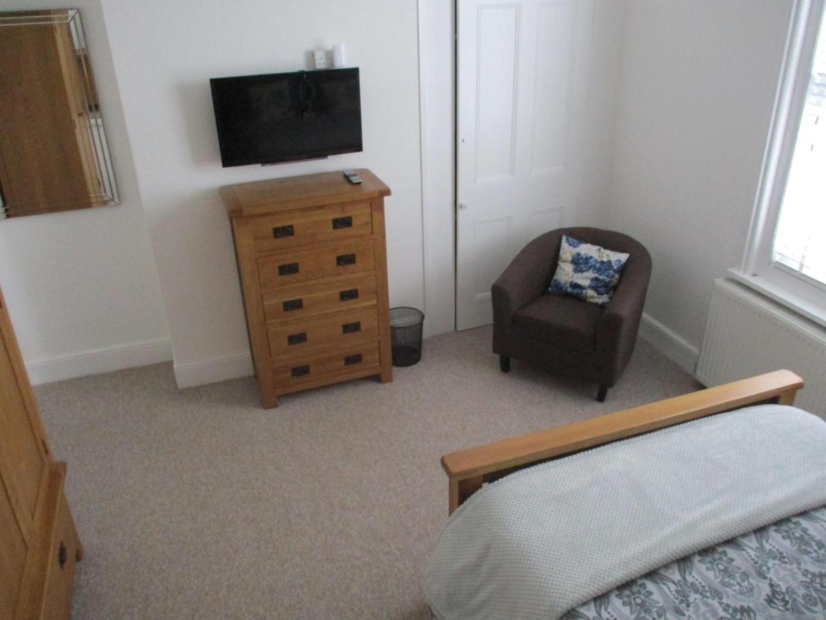 Lovely Spacious 3 Bedded First Floor Apartment 赖德 外观 照片