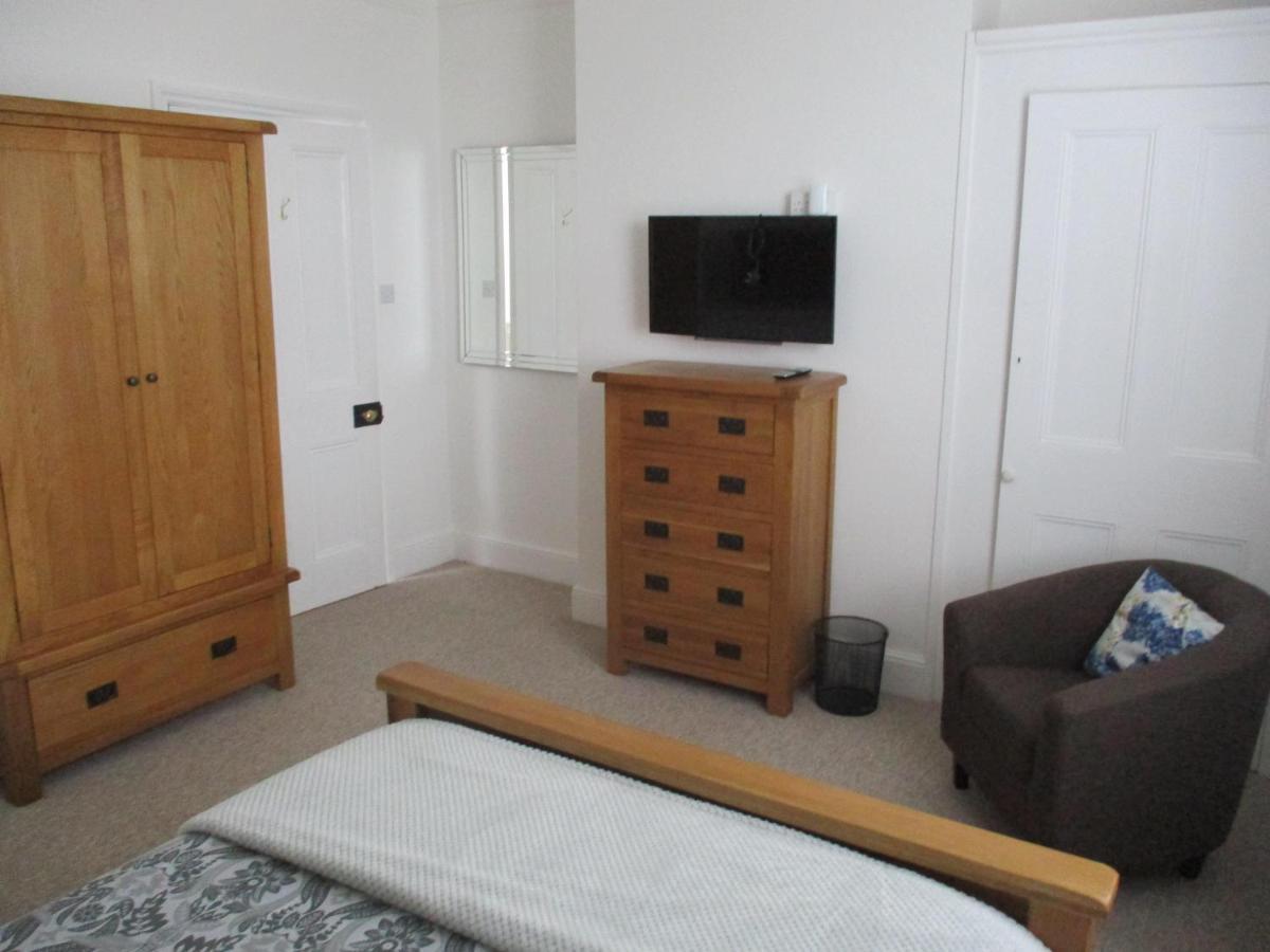 Lovely Spacious 3 Bedded First Floor Apartment 赖德 外观 照片