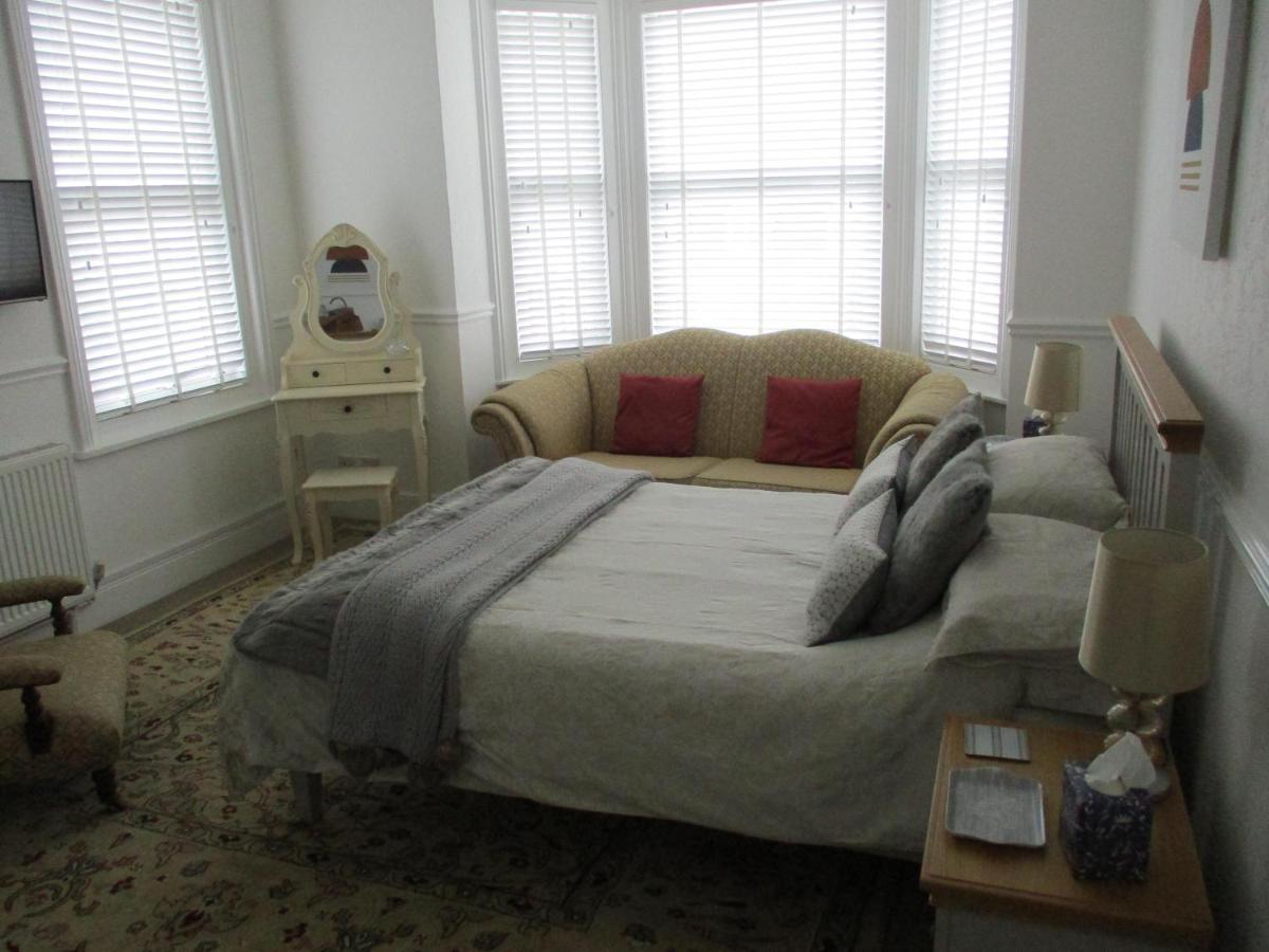 Lovely Spacious 3 Bedded First Floor Apartment 赖德 外观 照片