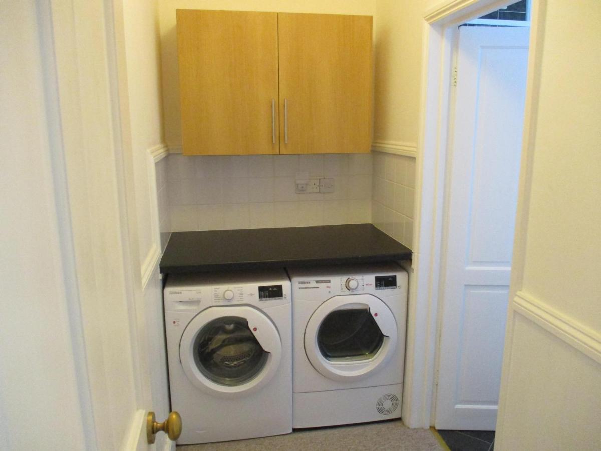 Lovely Spacious 3 Bedded First Floor Apartment 赖德 外观 照片