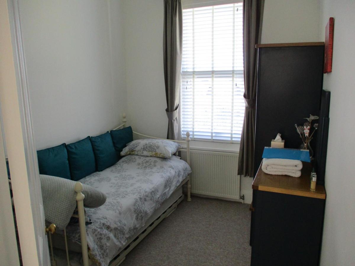 Lovely Spacious 3 Bedded First Floor Apartment 赖德 外观 照片